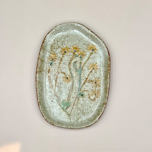 Stoneware Mug and Hand Painted Daisy Tray - Picture 7 of 10